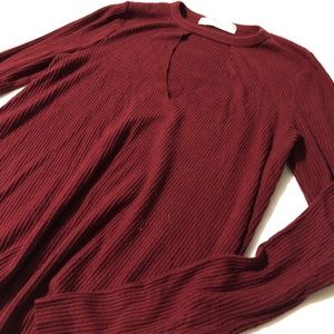 Cut out neck lightweight maroon sweater